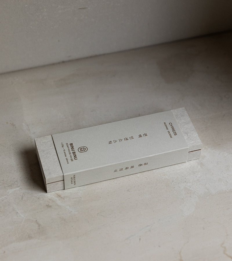 Cypress Incense fra Binu Binu. Koreansk røkelse ved Kollekted by en interørforretning på Grunerløkka i Oslo. Bildet viser emballasjen